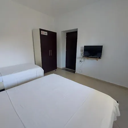 Villa-leandro Hotell *