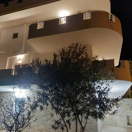 Villa-leandro Ksamil